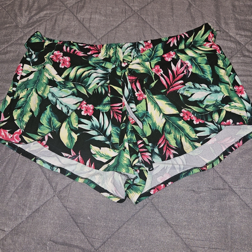 Tropical Floral Women's Shorts